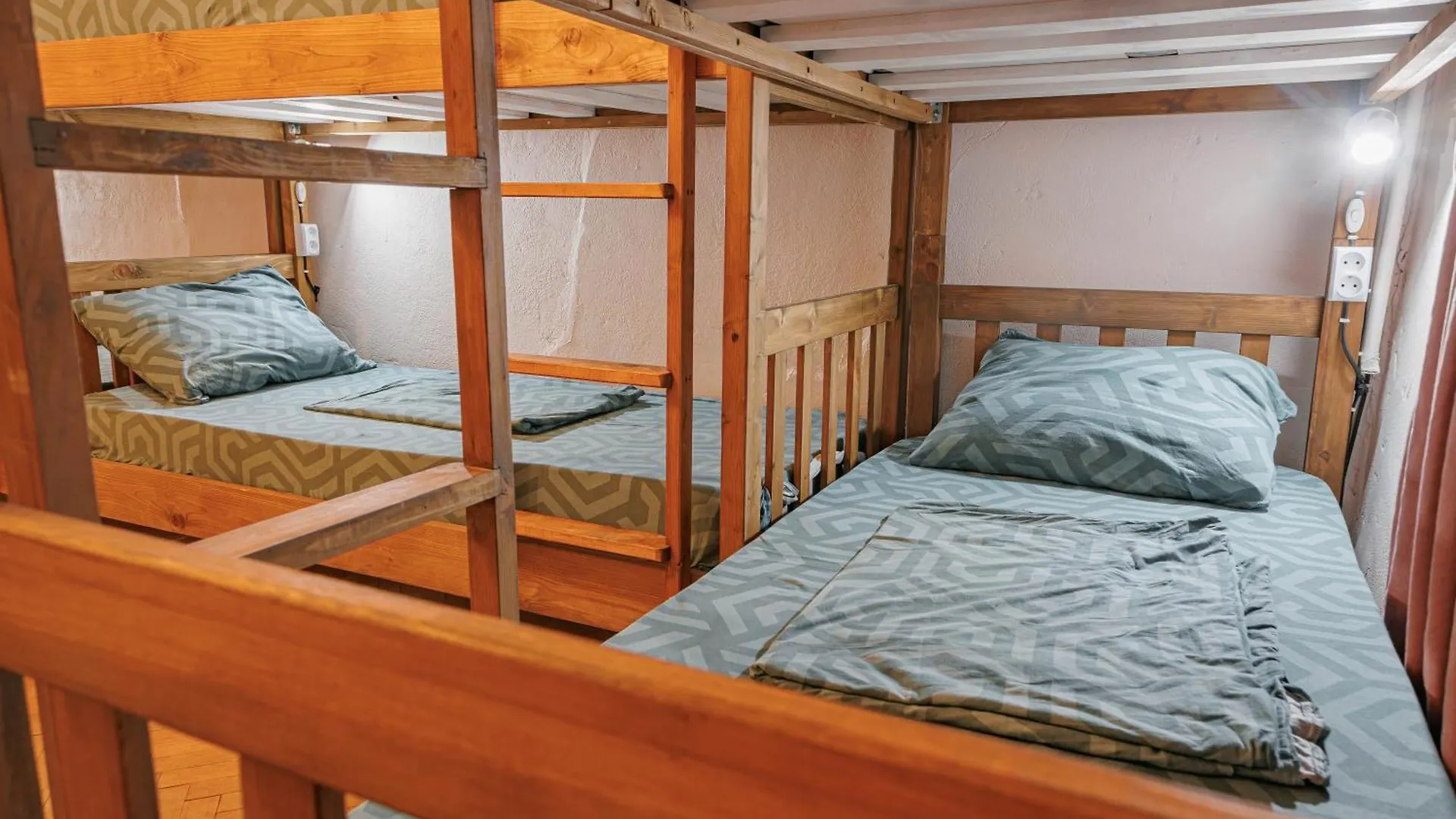 Only Roses Women'S Hostel Tbilisi Georgia