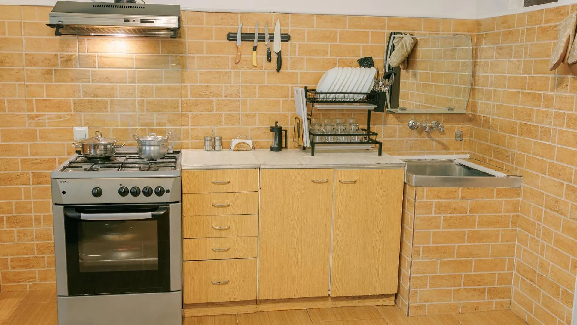 Only Roses Women'S Hostel Tbilisi
