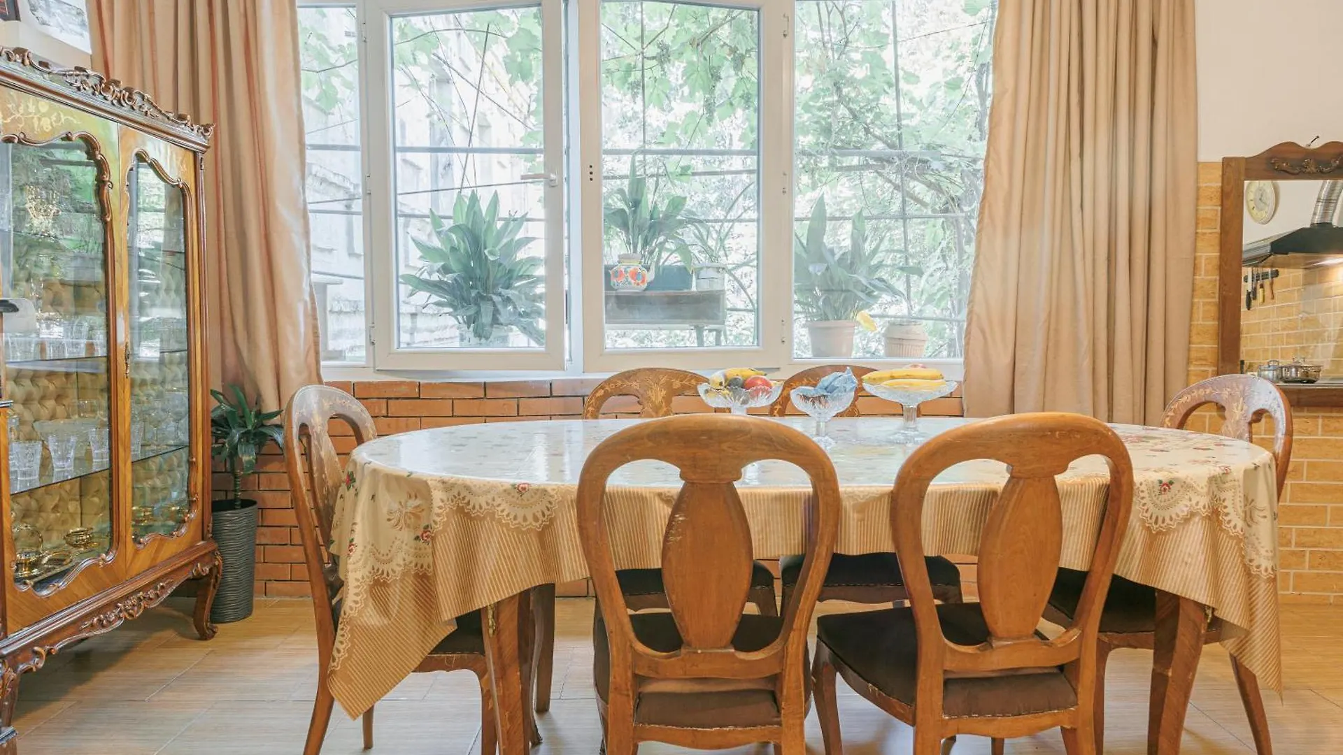 Only Roses Women'S Hostel 第比利斯